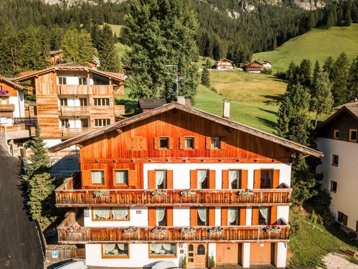 ホテル Casa Nives ラ・ヴィッラ エクステリア 写真